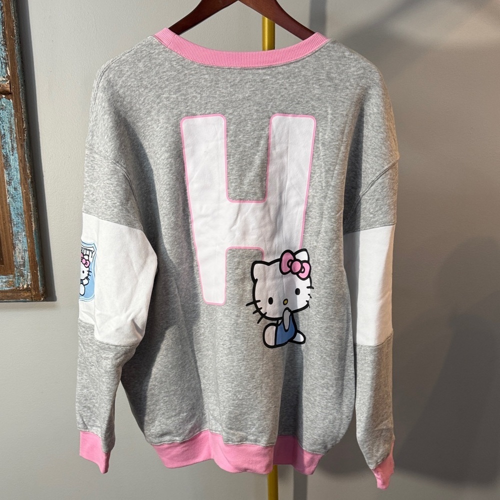 Hello Kitty Gray and Pink Crew Neck Sweatshirt NEW XL - Picture 5 of 12